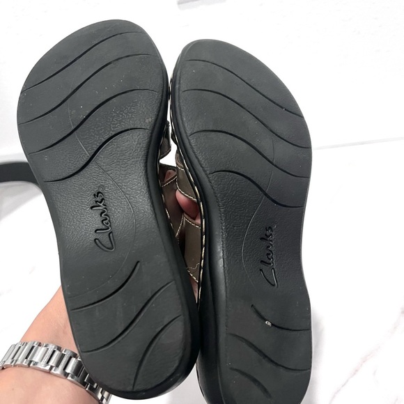 Clarks Brown Slide Sandals 6 - Picture 3 of 8